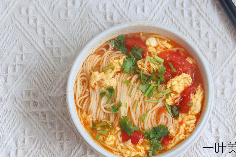 番茄鸡蛋汤面,做多这一步,味道好很多,夏天吃它真舒服