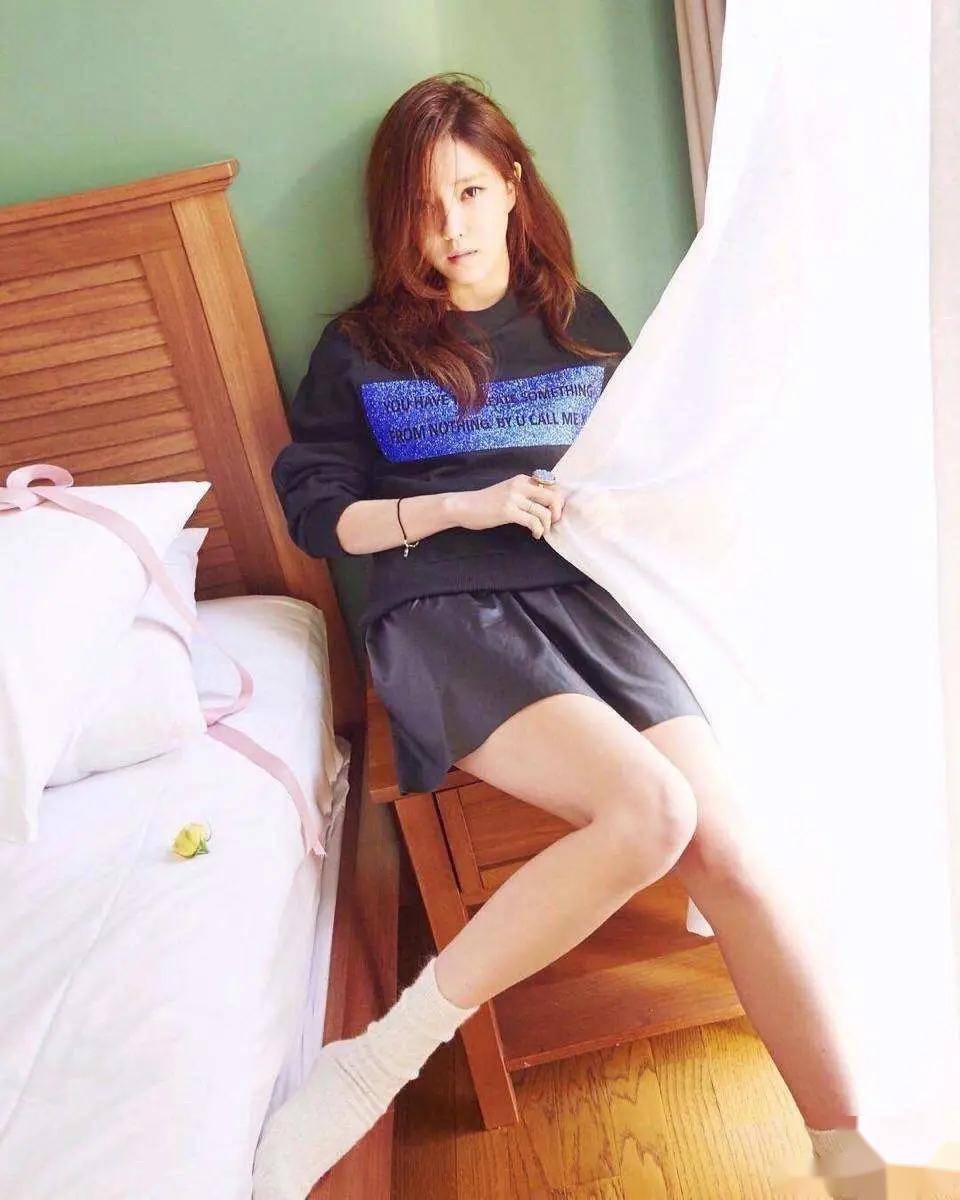 朴孝敏这迷人身材,这谁顶得住!写真曝光,美貌与智慧并存!