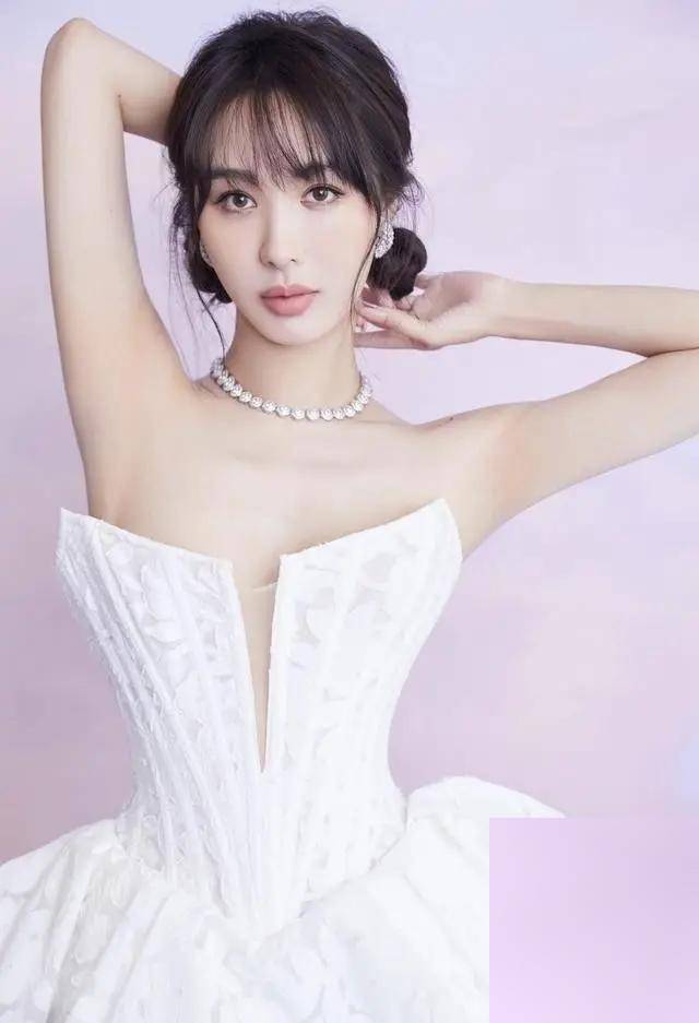 头条女神频道李菲儿图片