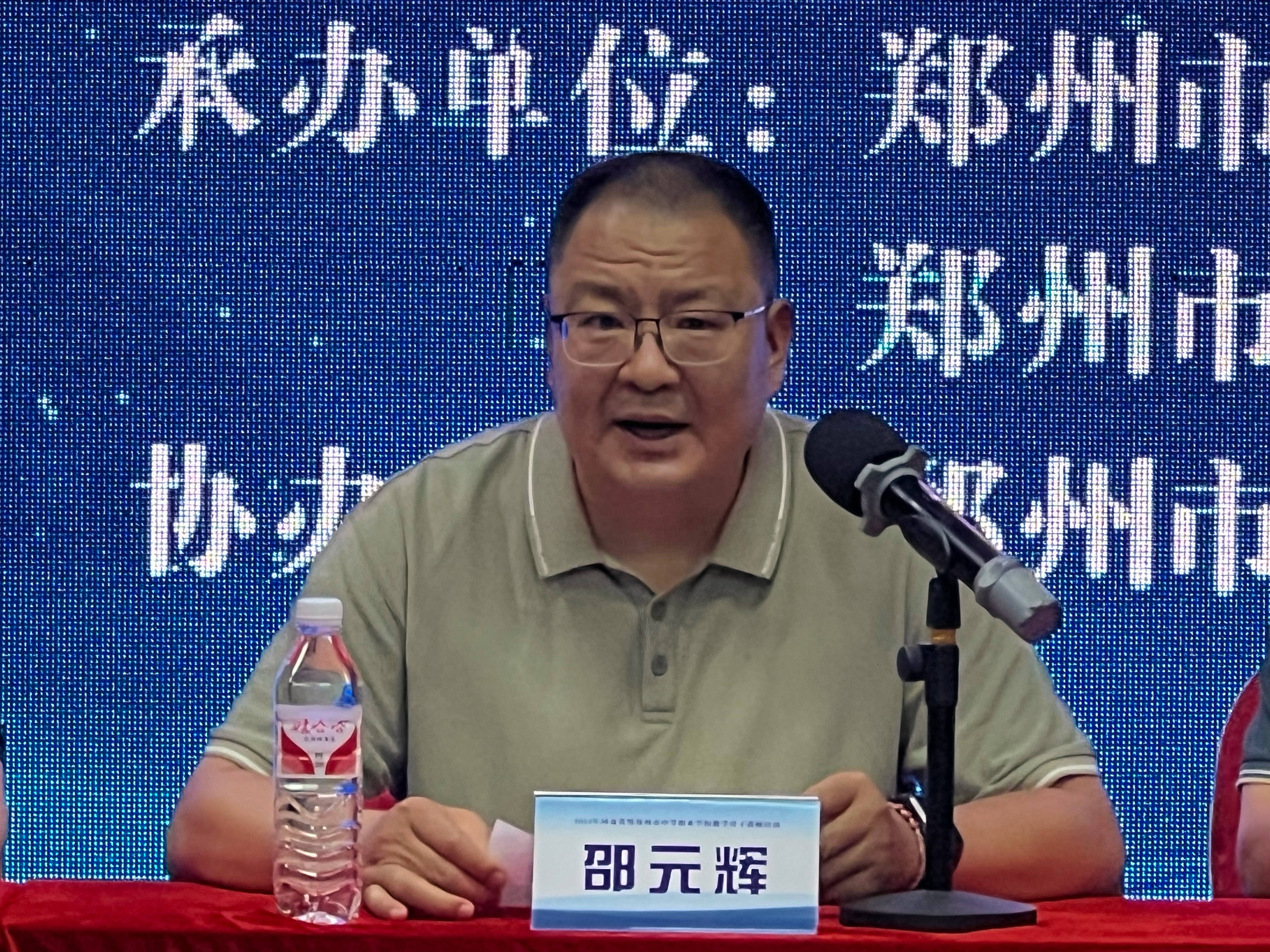 张继波主持开班仪式秦静教授授课参训教师认真听讲学员合影为进一步