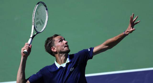 伟大逆转:阿尔卡拉斯3-1淘汰梅德韦德夫,温网夺冠之路愈加明朗