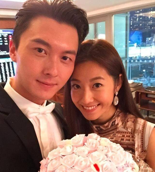 时隔20年,tvb视帝王浩信重返新疆老家!我的目光却离不开他的腿