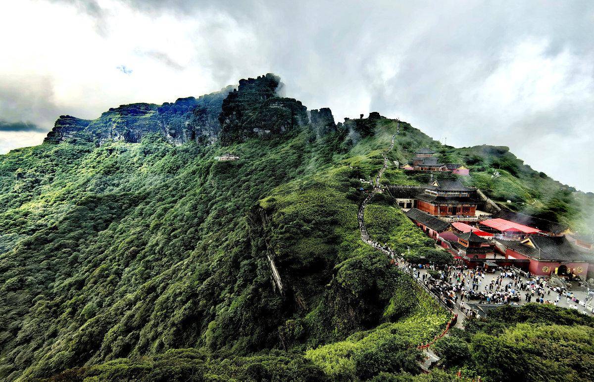 泰安市摄影家协会红色摄影之旅走进贵州梵净山