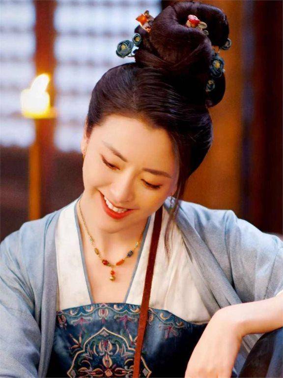 40岁黄小蕾:拒杜淳告白,倒追大张伟无果,却38天闪婚生闪宝