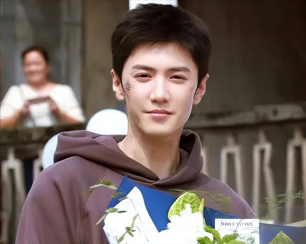 谁说两广无帅哥?来自两广的6位男明星,个个相貌英俊,气度不凡