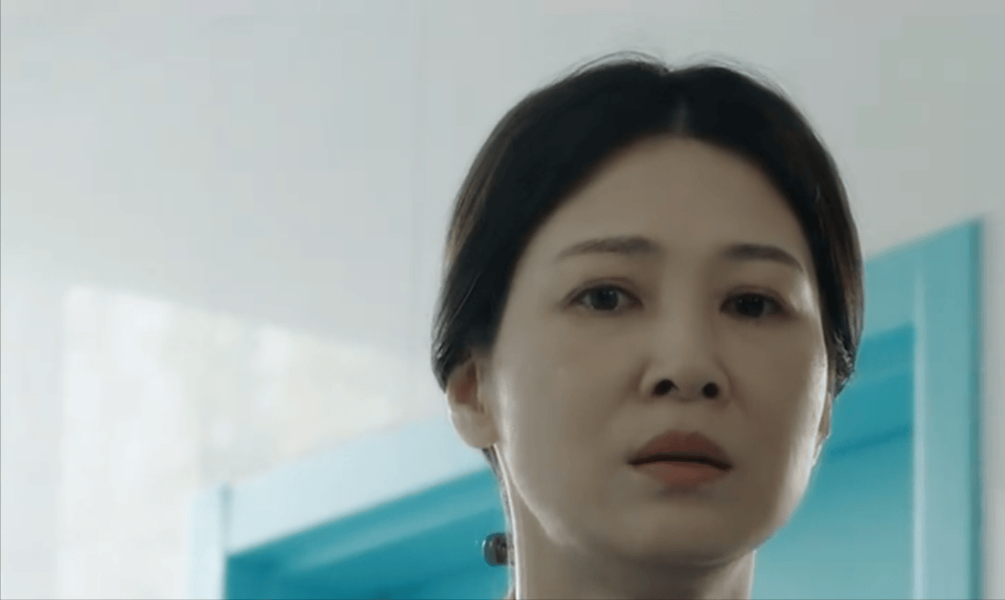 《海天雄鹰》口碑井喷!本是冲着李幼斌来的,却被44岁女配角惊艳