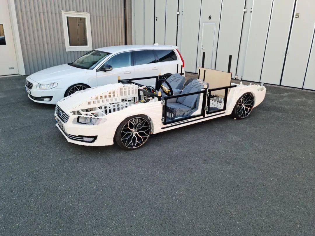 用乐高拼出一辆真能开动的沃尔沃是种什么体验?