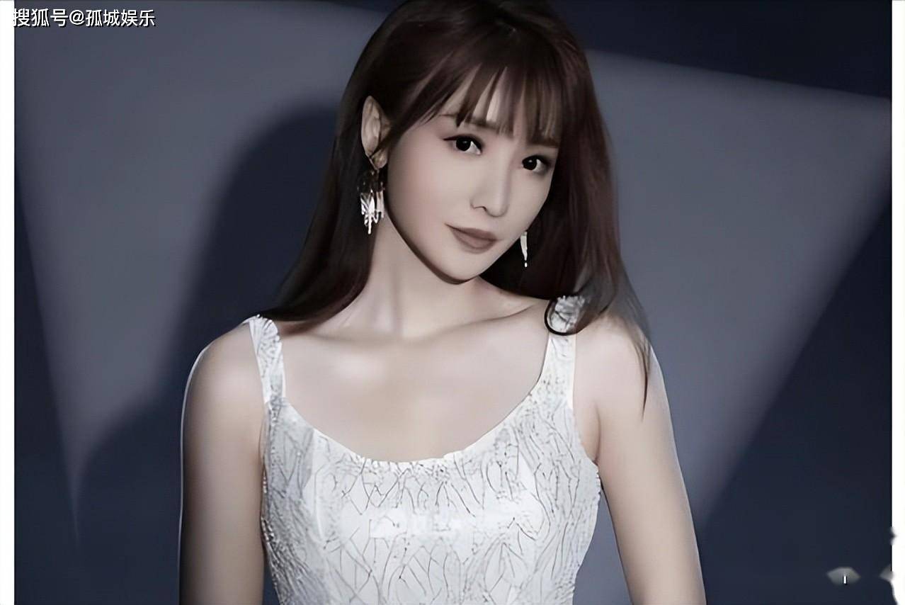 结语柳岩的勇敢和坦诚让人敬佩,她的经历也提醒了我们在高压环境下要