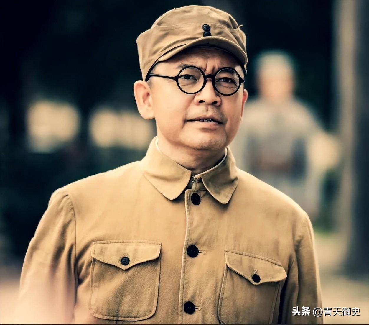出道至今无绯闻,当看到他妻子是谁,大家就明白了_何政军_范雨_角色