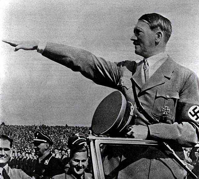 希特勒上台不到3年,就让德国瞬间脱贫致富,他是怎么做到的?