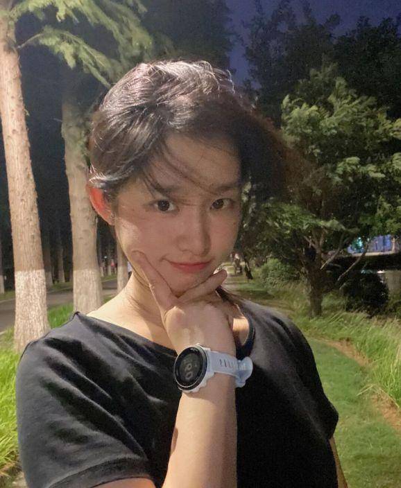 19岁少女削肉剔骨整成刘亦菲,8年后,她终归走上不同的路