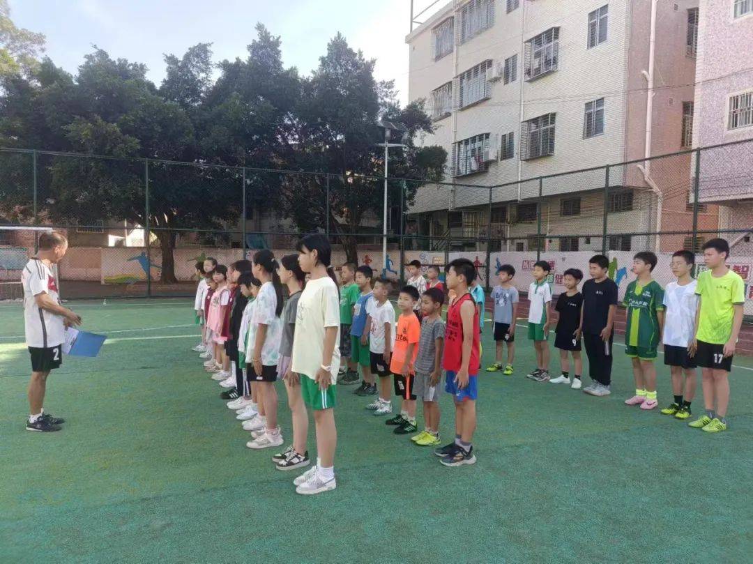 7月15日,2024年梅州市青少年校园足球满天星夏训营石扇镇中心小学子