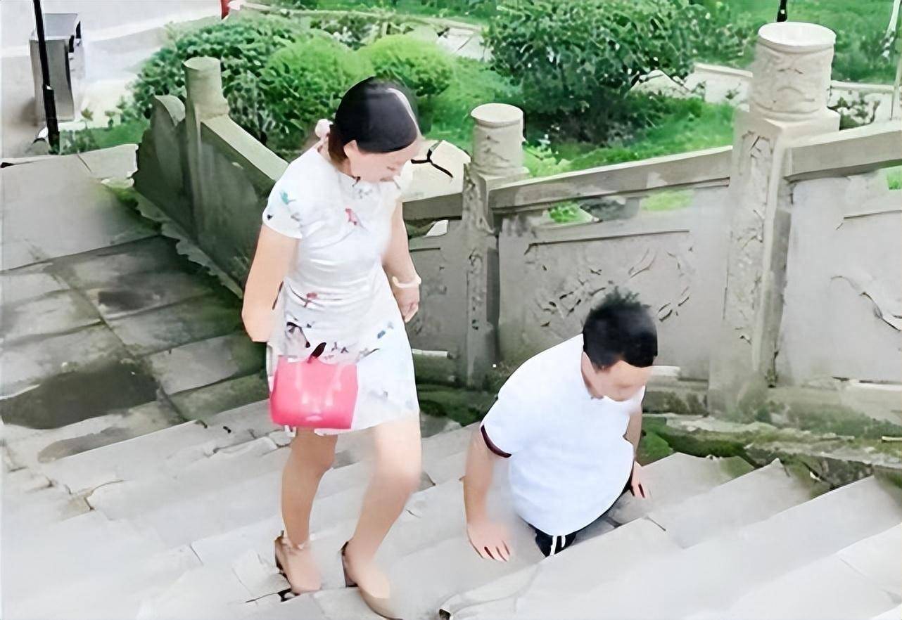 "连体夫妻"爆红后,无腿男抛弃断臂妻子,如今二人生活怎么样?