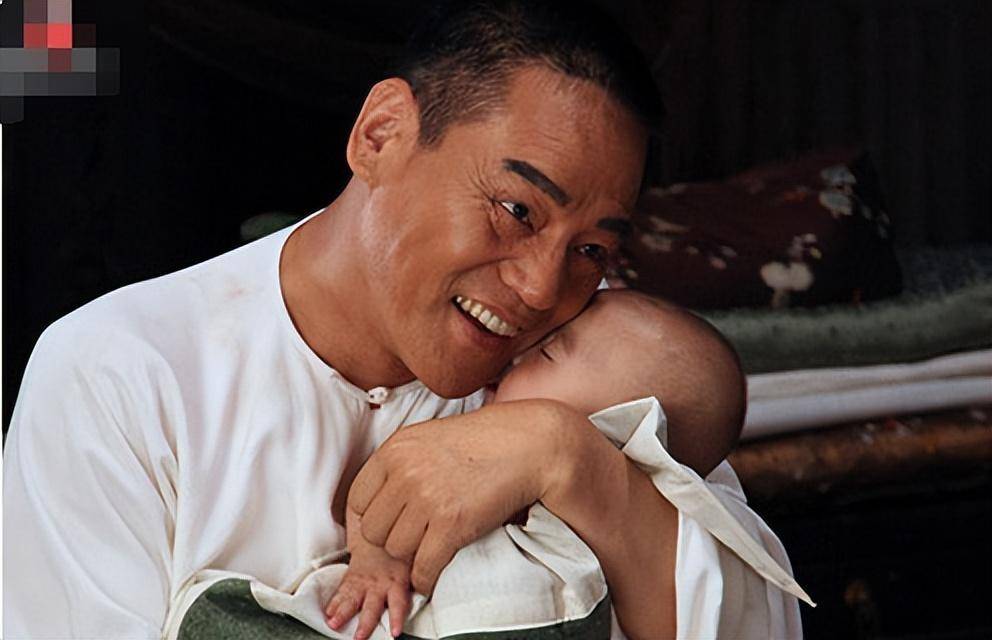 原来他是巍子的儿子,难怪长得帅演技还出色,真的是虎父无犬子!