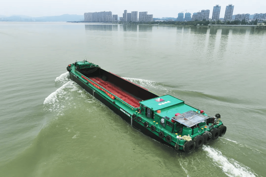 浙江首艘 | 新能源"油改电"船舶项目顺利交付!