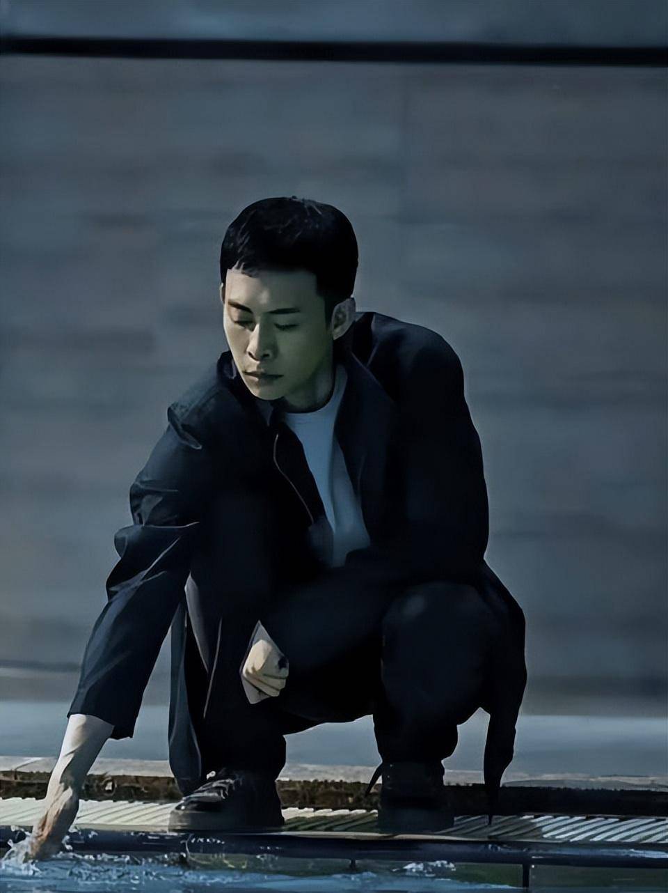 张译:初恋女友离世10年,他现在每年春节还给她发短信