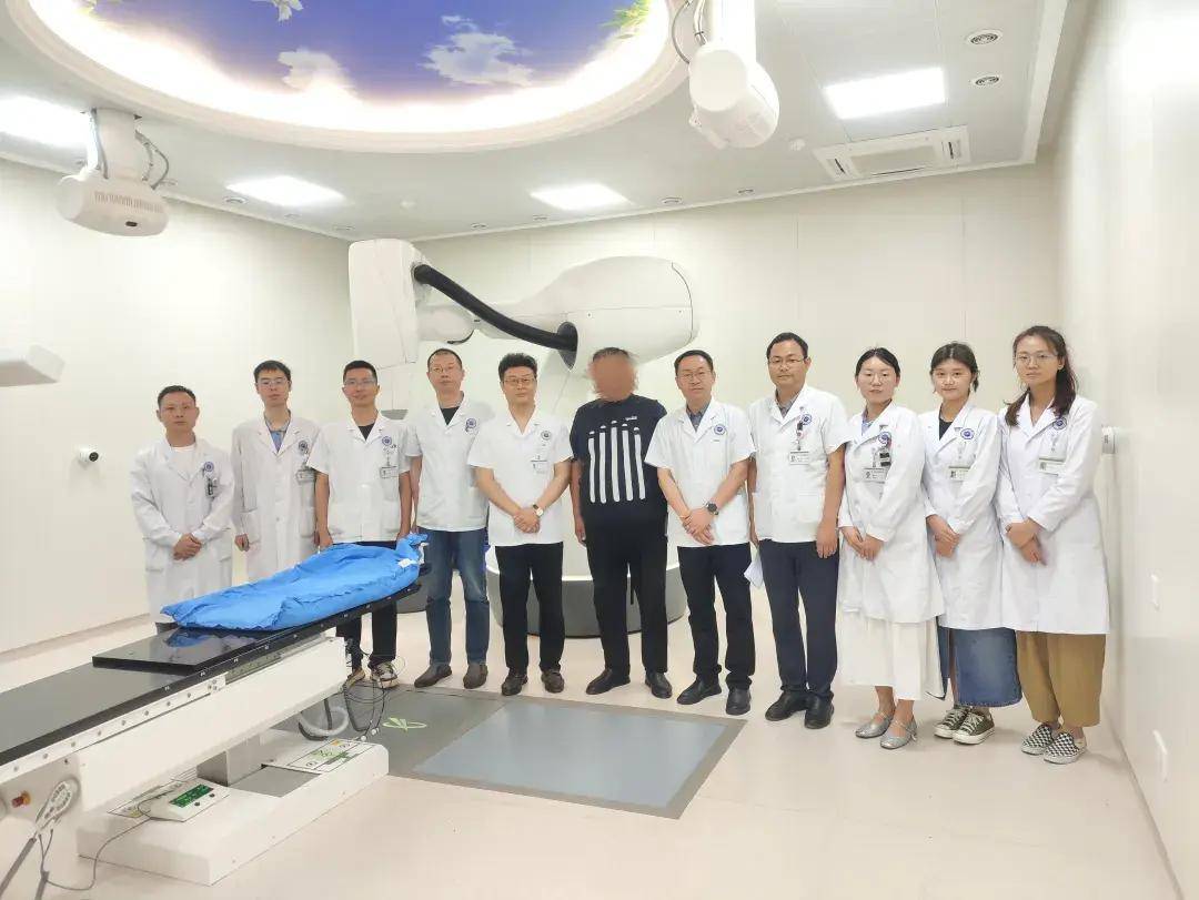 三胞集团袁亚非转型大健康 徐州肿瘤医院首台射波刀亮相