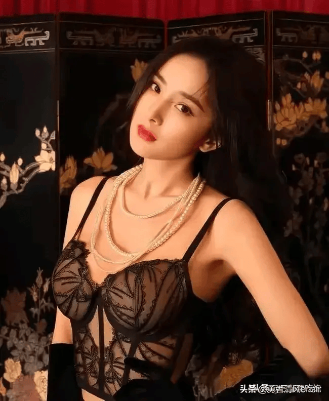 杨幂内衣写真大曝光,d罩杯凹凸有致,这身材也太顶了