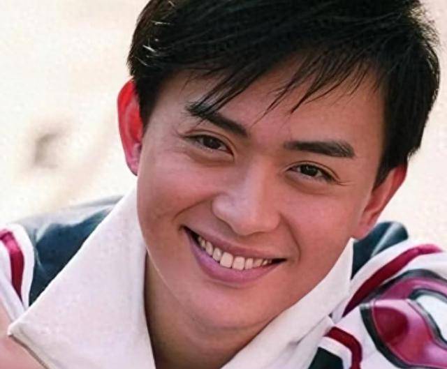 黄海冰不接受前妻丁克,再婚娶小12岁娇妻,婚后生两子幸福美满_闫妍