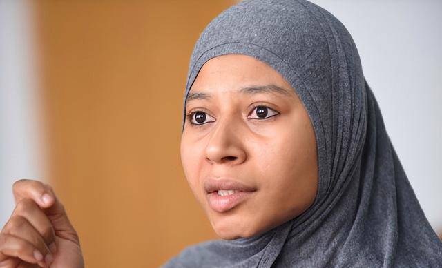 回顾:肯尼亚女孩称自己是郑和水手后裔,拿出破碗自证,想来中国