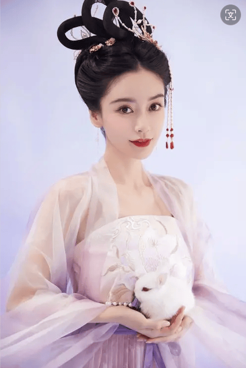 杨颖绝美cos嫦娥,月宫仙子惊艳凡尘