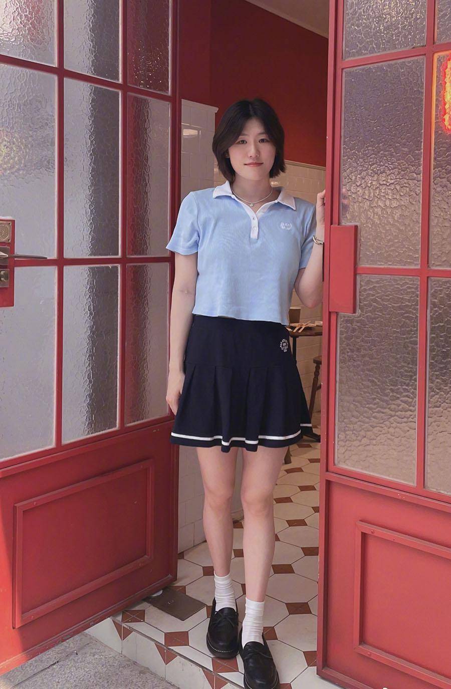 叶诗文出征巴黎奥运会!出道即巅峰,运动低谷时的坎坷和眼泪