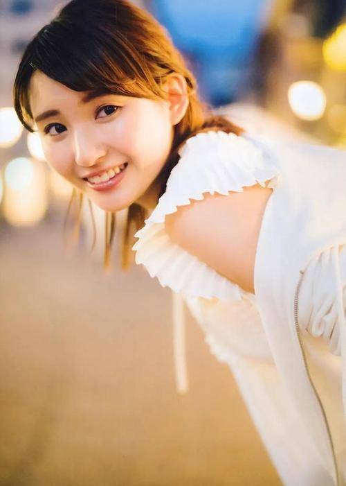 井上小百合:身材迷人,魅力难挡