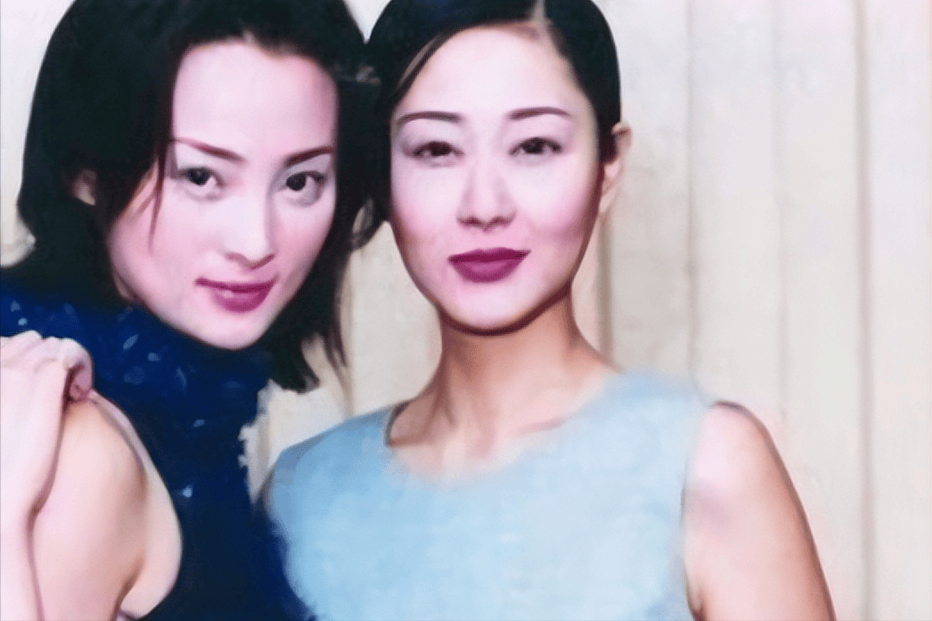 《白发魔女》剧中结识了演员蒋勤勤,二人成为了无话不谈的闺蜜