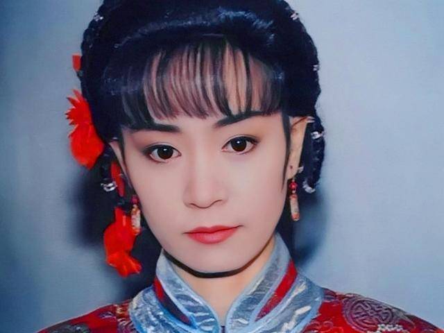 回顾刘雪华:年少遇人不淑,遭人背叛,她身上有着怎样的经历?