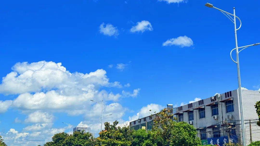 "漫画云",西华天空超级美!