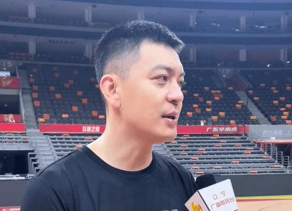 进攻乏力且命中率低,队内资深球员韩德君在与王哲林的对位中陷入困境