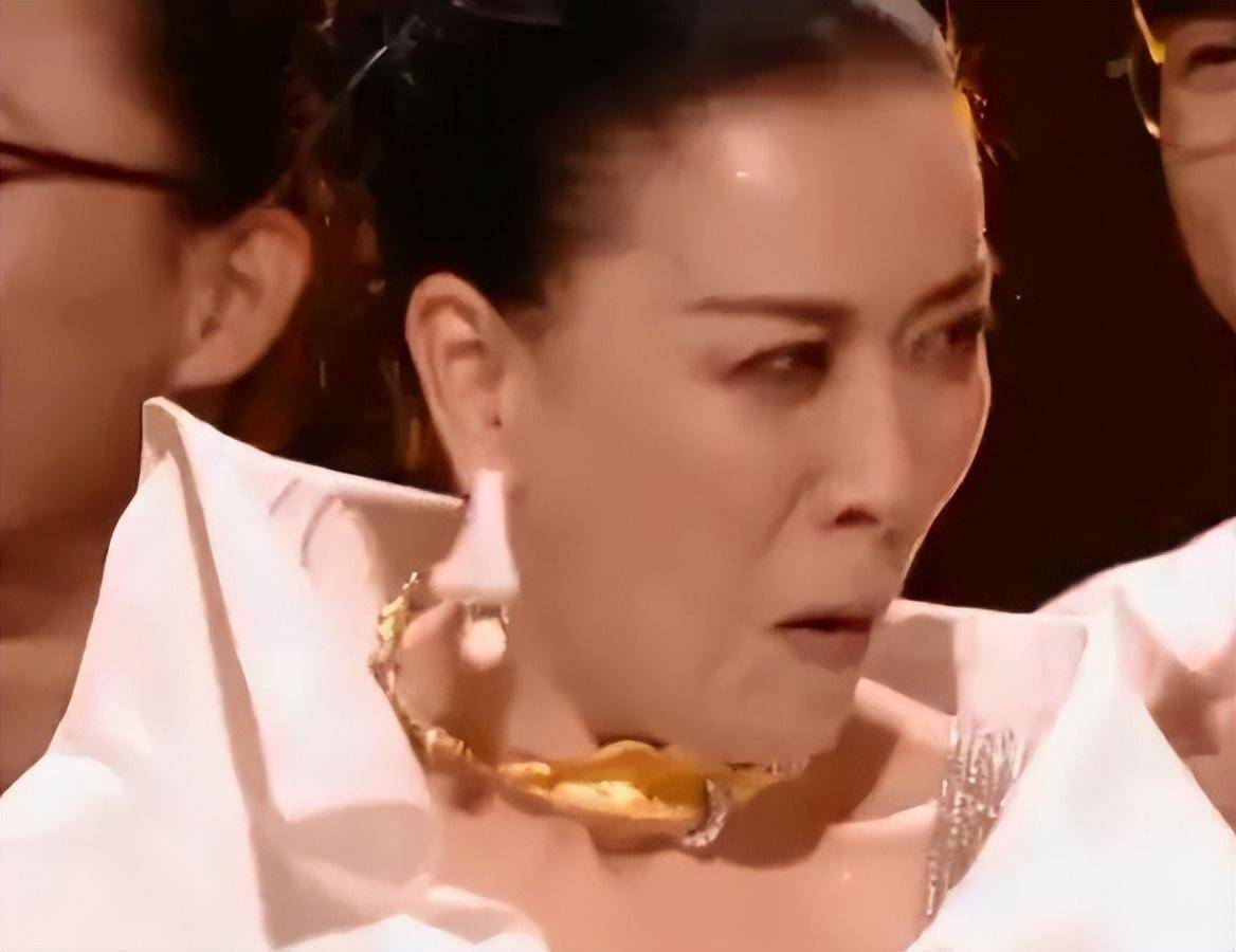 《歌手2024》"忘关麦克风"门,刘欢一语中的,众人表情耐人寻味