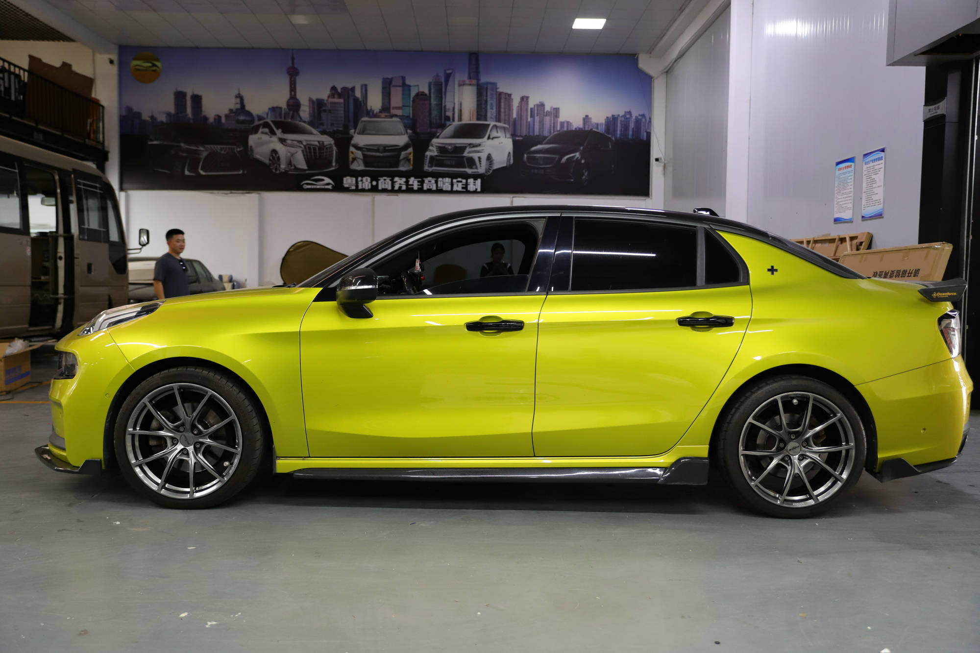 领克03 改装叶辐轮ye12轮毂的成功历程