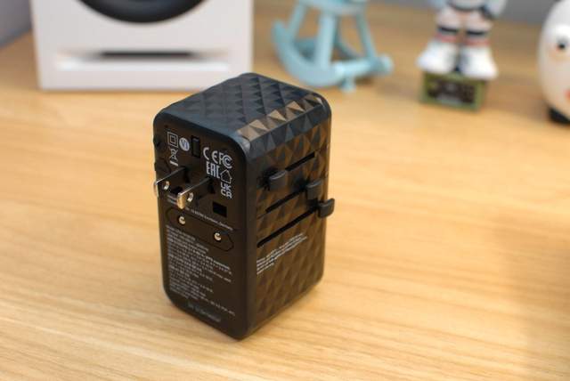 全球畅行无阻,威宝旅行转换快充插头:解锁充电新体验