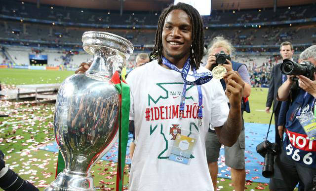 引进了实力派前锋和年轻新星,相信在德罗西的带领下,罗马在新赛季定能