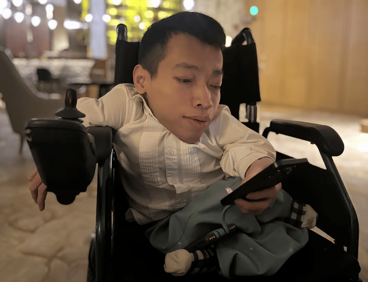 曝网红富豪李创利与女友分手,知情人透露原因,双方已删除合拍