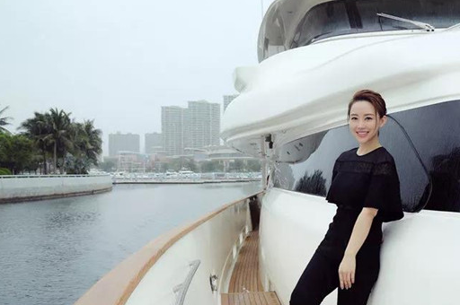 "九球天后"潘晓婷,如今36岁仍没有出嫁,业余赛车打拳让人羡慕