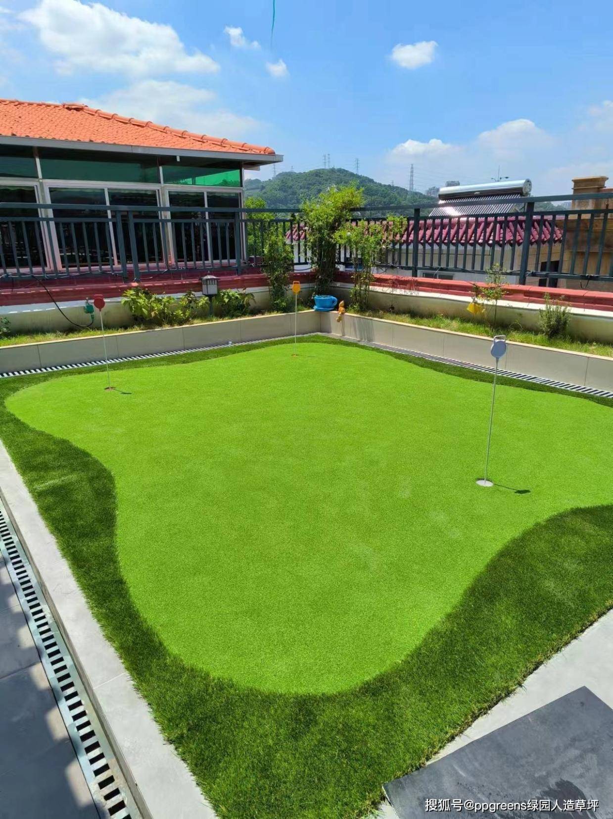 别墅楼顶高尔夫安装视频