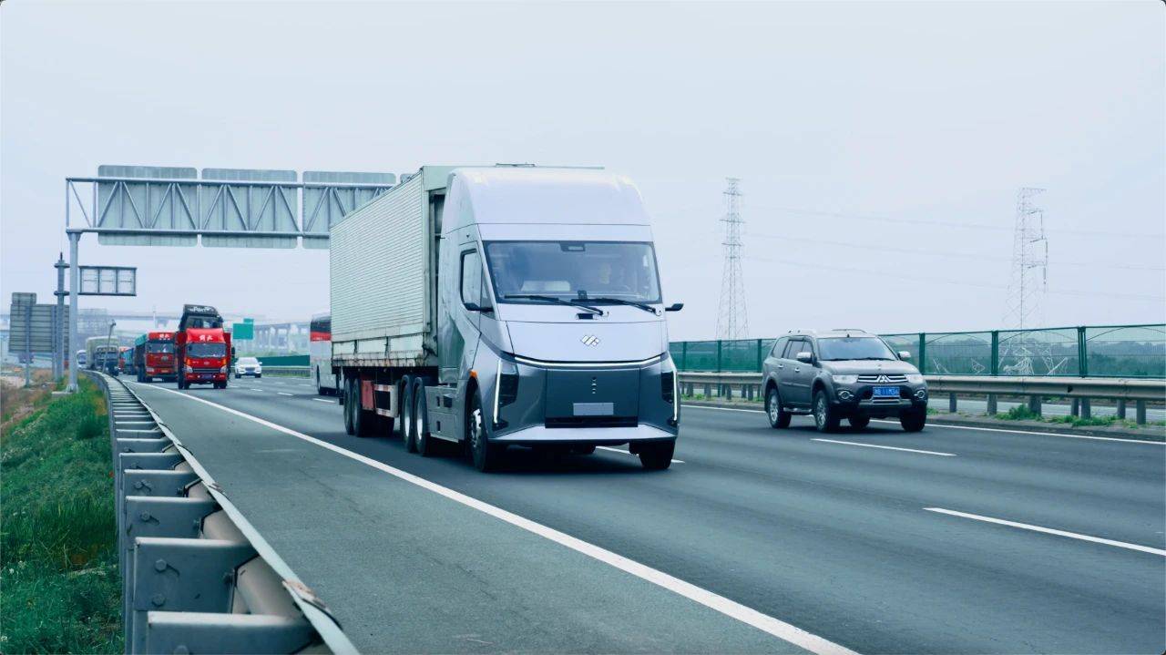 单车年省30万,智能化电动重卡如何改变货运江湖?