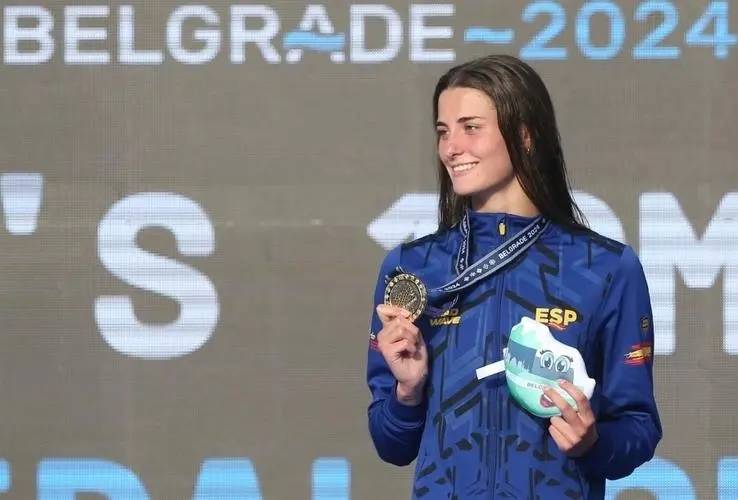17岁女孩被称奥运会最美跳水女神,五官精致,1米77身材修长协调