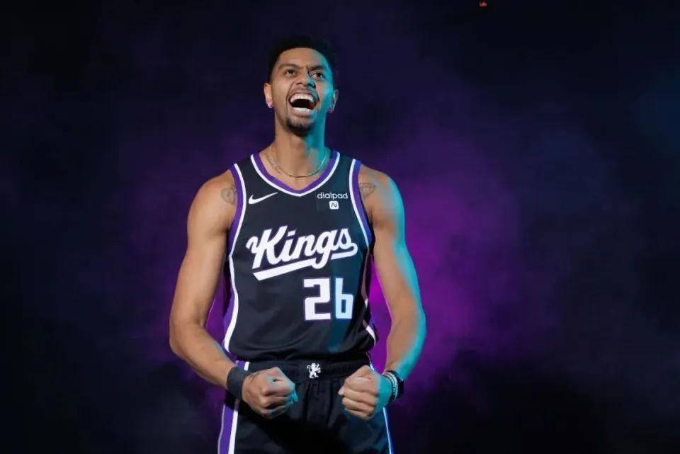 哎！2K乔丹，今天退役了！威少为他无球，KD为他底角抽烟！-nba2k乔丹