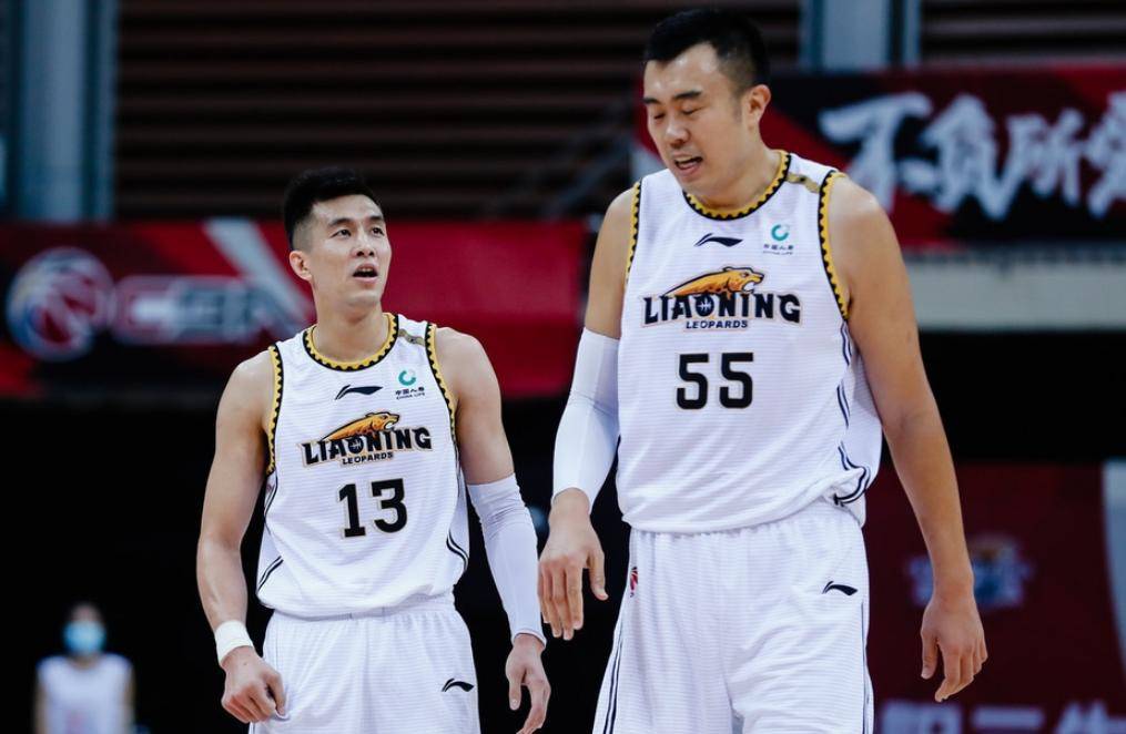 郭艾伦韩德君领衔!辽宁男篮五将对阵哈登巴特勒,为姚明撑门面