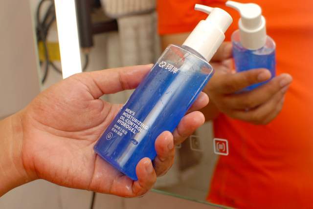 控油新宠！珂岸男士保湿控油水凝露：解锁清爽新体验