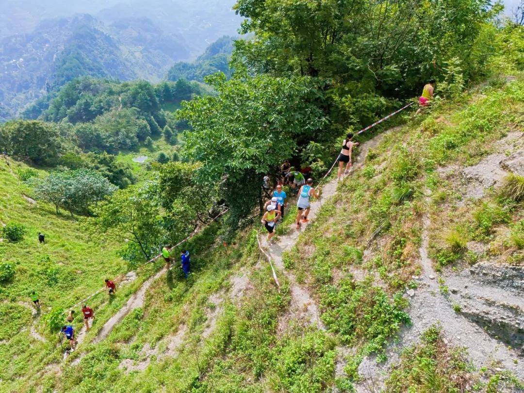 挑战自我 2024"巅峰湖南"首站今日在八面山站打响!_龙山_里耶古_登山