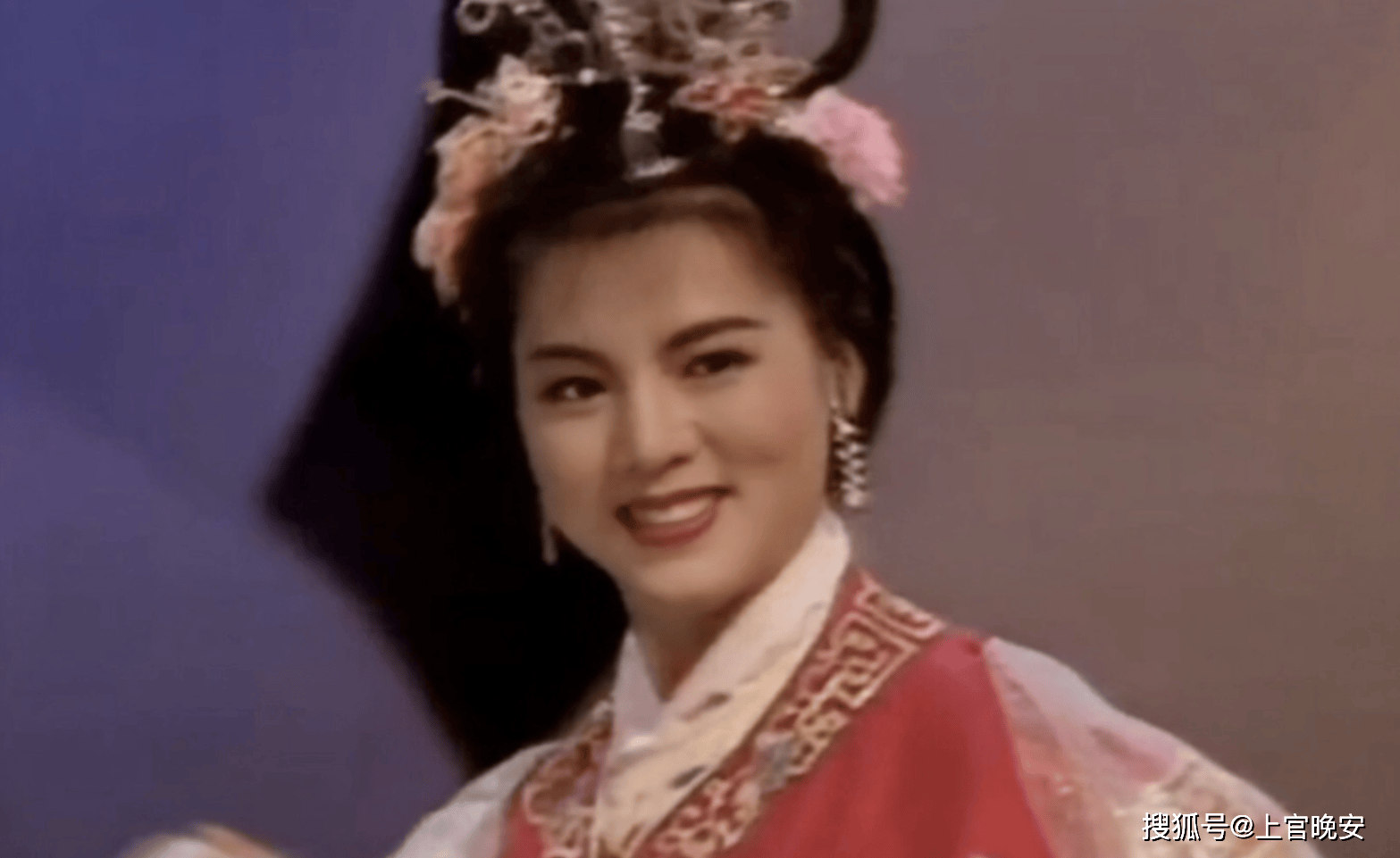 终于理解王扶林为何要把袁玫化丑,她长得太美,担心她抢主角光环