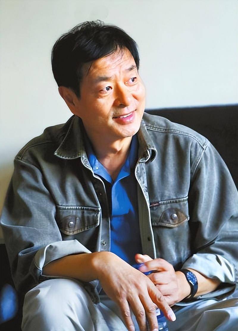演员濮存昕:当红时急流勇退,几乎销声匿迹,是否是时代"抛弃"了他