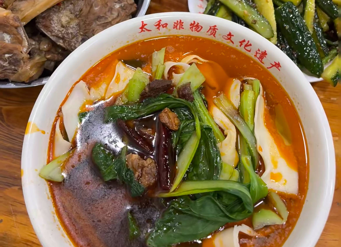 为了这碗面,河北石家庄跟安徽太和"卷"起来了_石特安_牛肉板面_陶韬