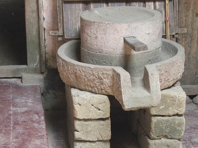 这些过去农村最常见的老物件,丢在大街上没人要,现在却身价倍增