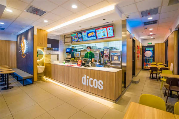 德克士校内大型商超校内健身房洛阳科技职业学院期待九月与你相约洛科