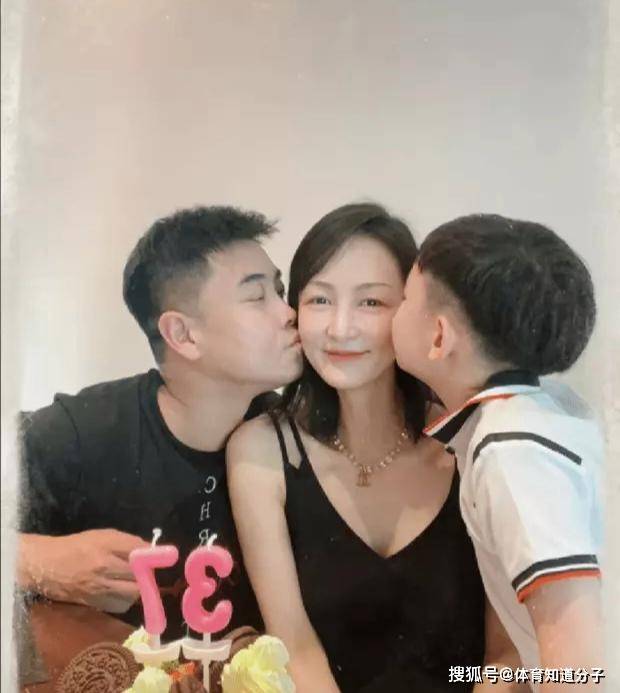 樊振东老婆 妻子图片